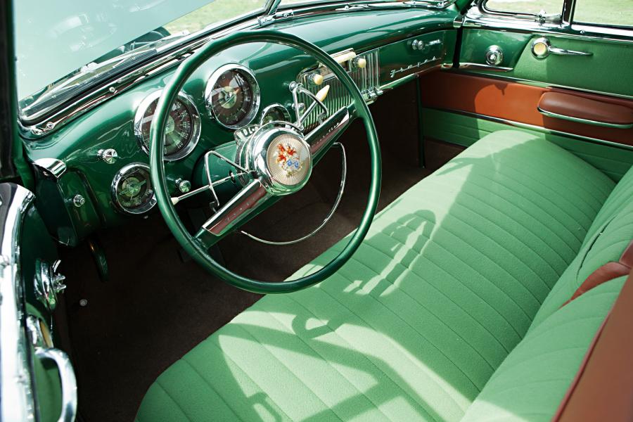 Интерьер Frazer Manhattan Hardtop Sedan (F5161) 1951 года  (фото 18 из 25)